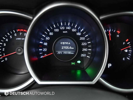 Kia K5 — photo 08