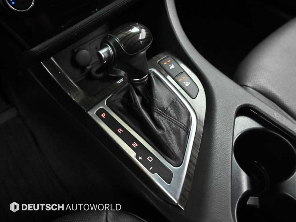 Kia K5 — photo 09
