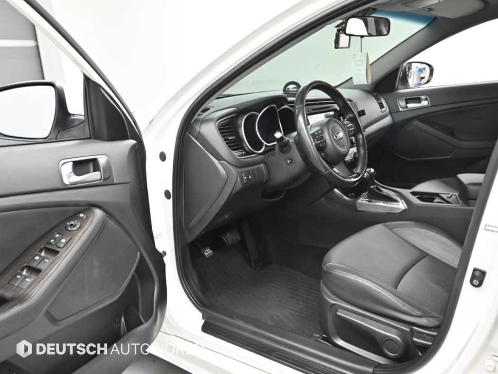 Kia K5 — photo 11