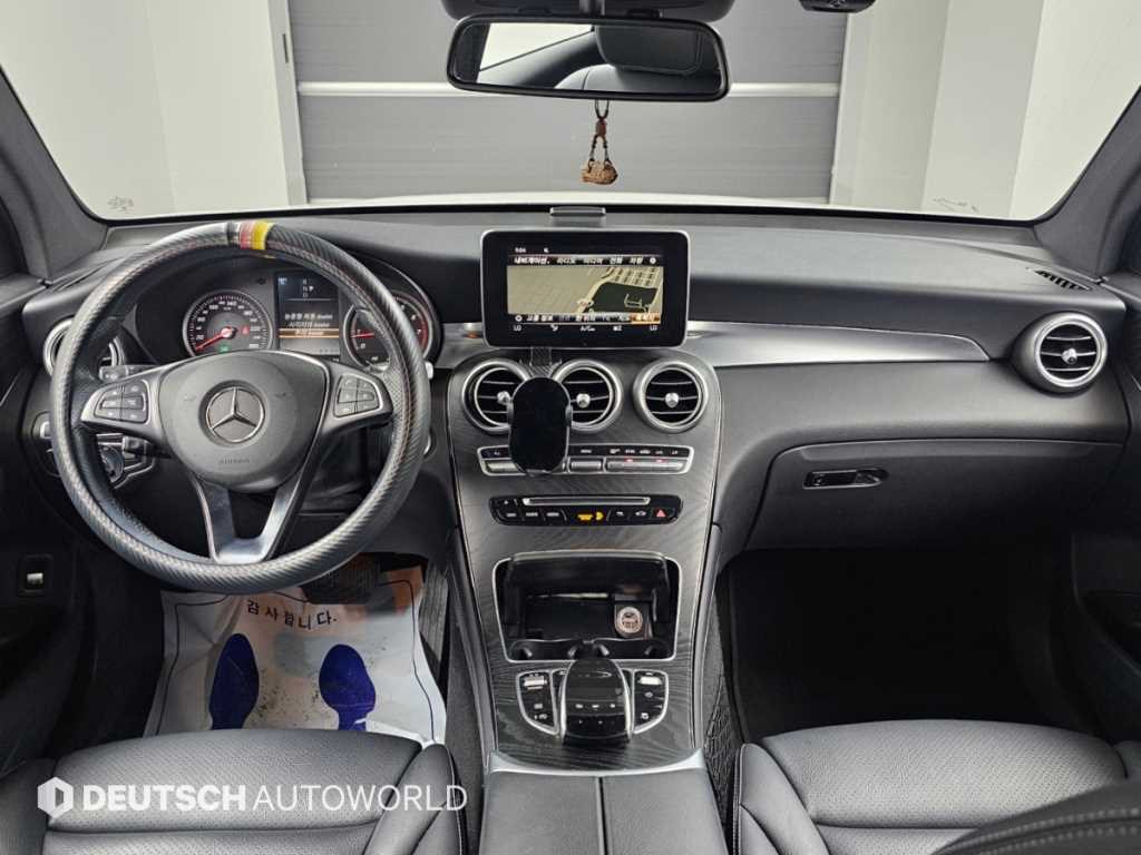 Mercedes-Benz GLC-Class — photo 07