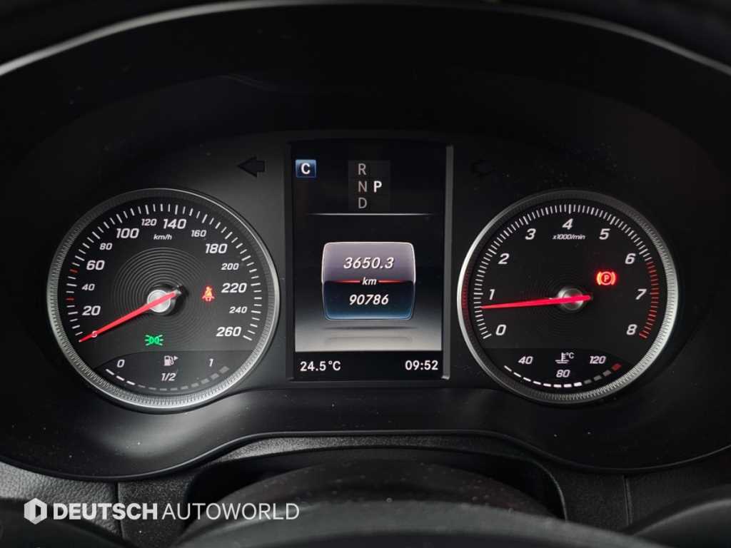 Mercedes-Benz GLC-Class — photo 08