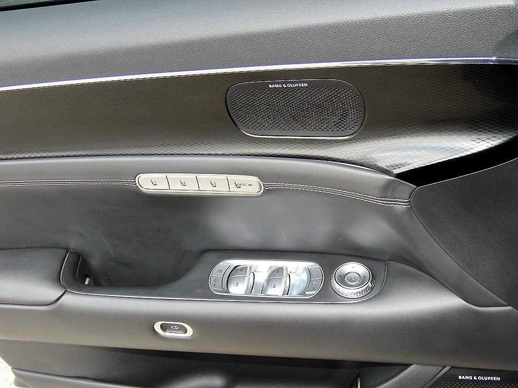 Genesis G90 — photo 11