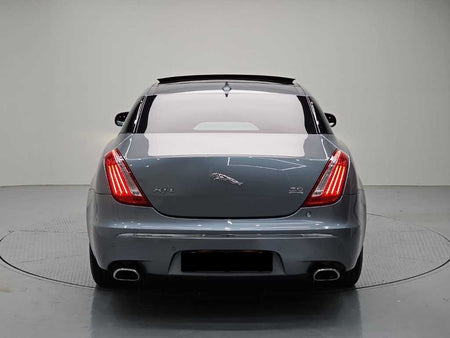 Jaguar XJ — photo 03