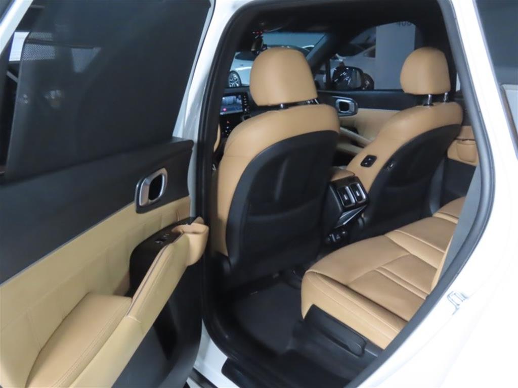 Kia Sorento — photo 14