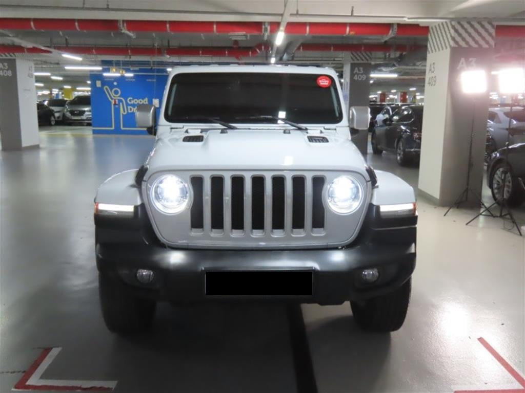 Jeep Wrangler — photo 01
