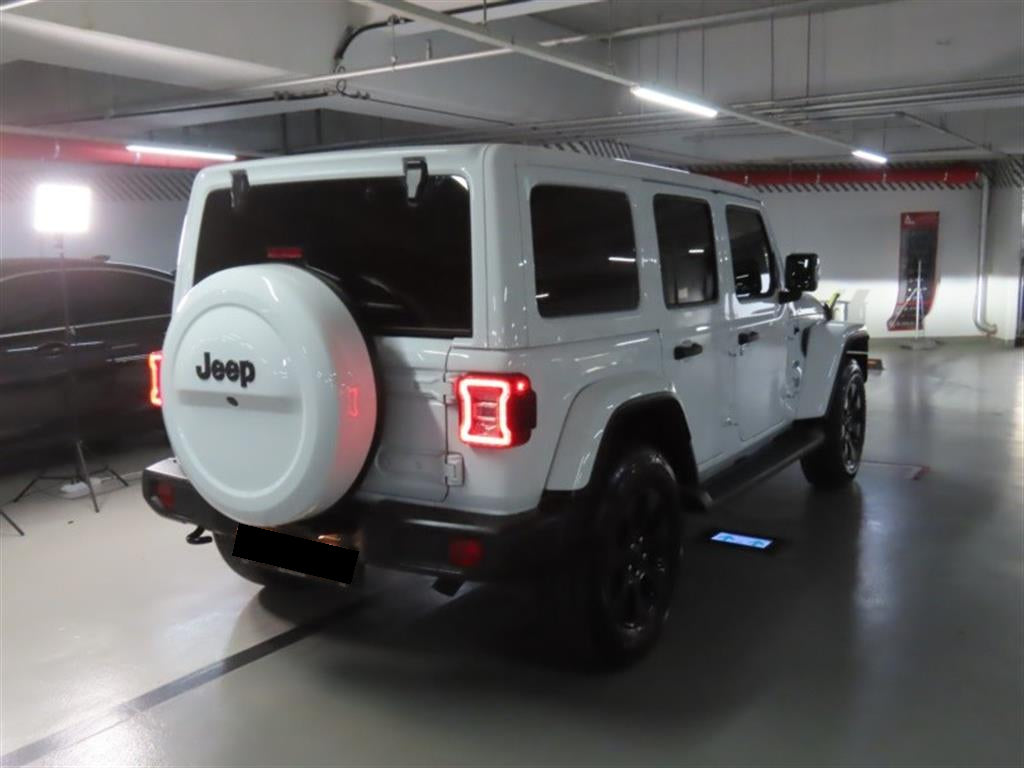 Jeep Wrangler — photo 03