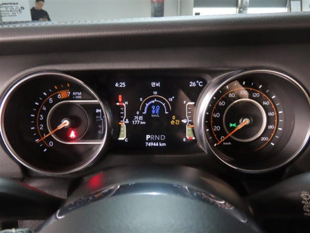 Jeep Wrangler — photo 05