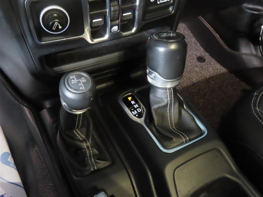Jeep Wrangler — photo 06