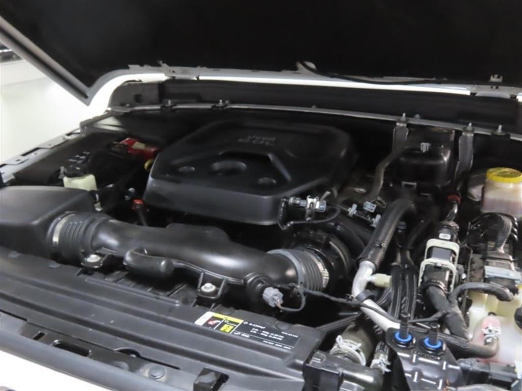 Jeep Wrangler — photo 20