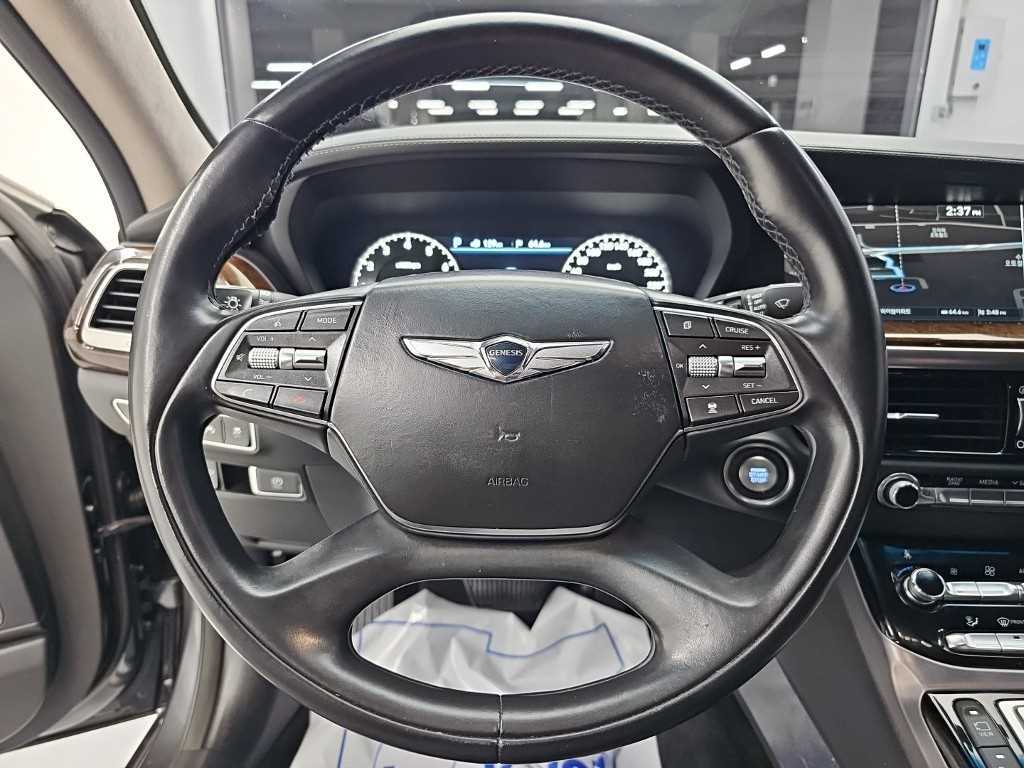 Genesis EQ900 — photo 09