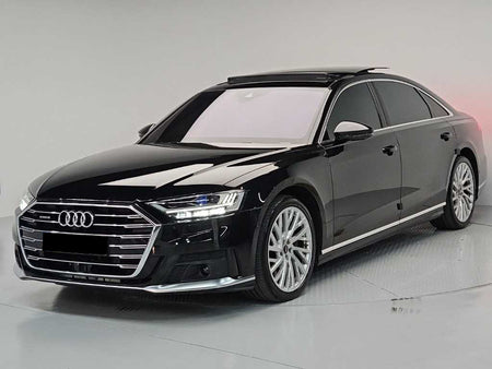 Audi A8 — photo 01