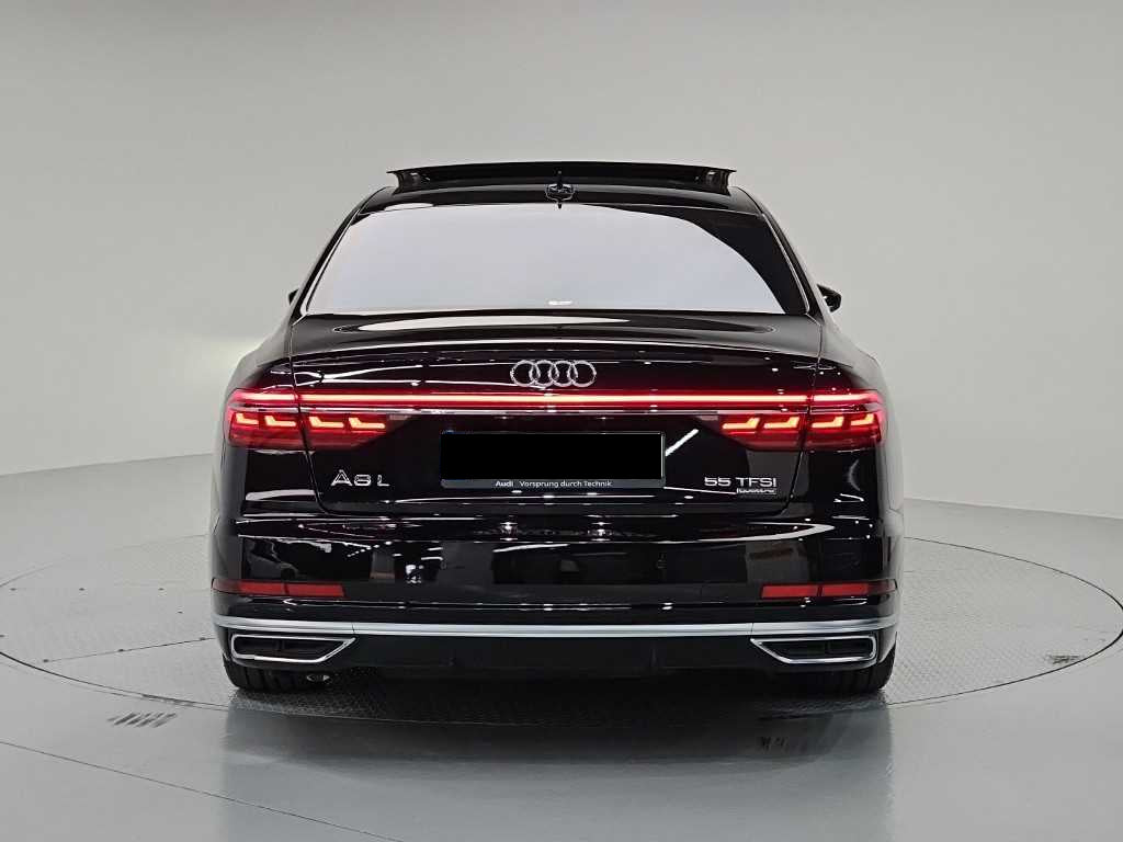 Audi A8 — photo 03