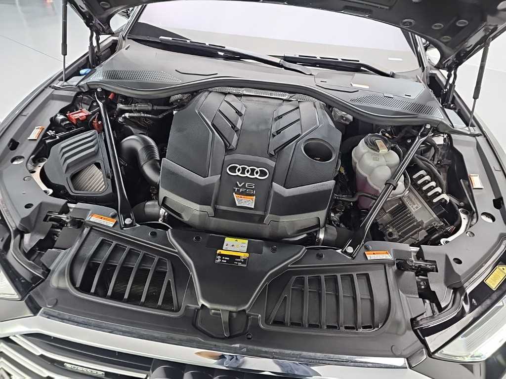 Audi A8 — photo 05