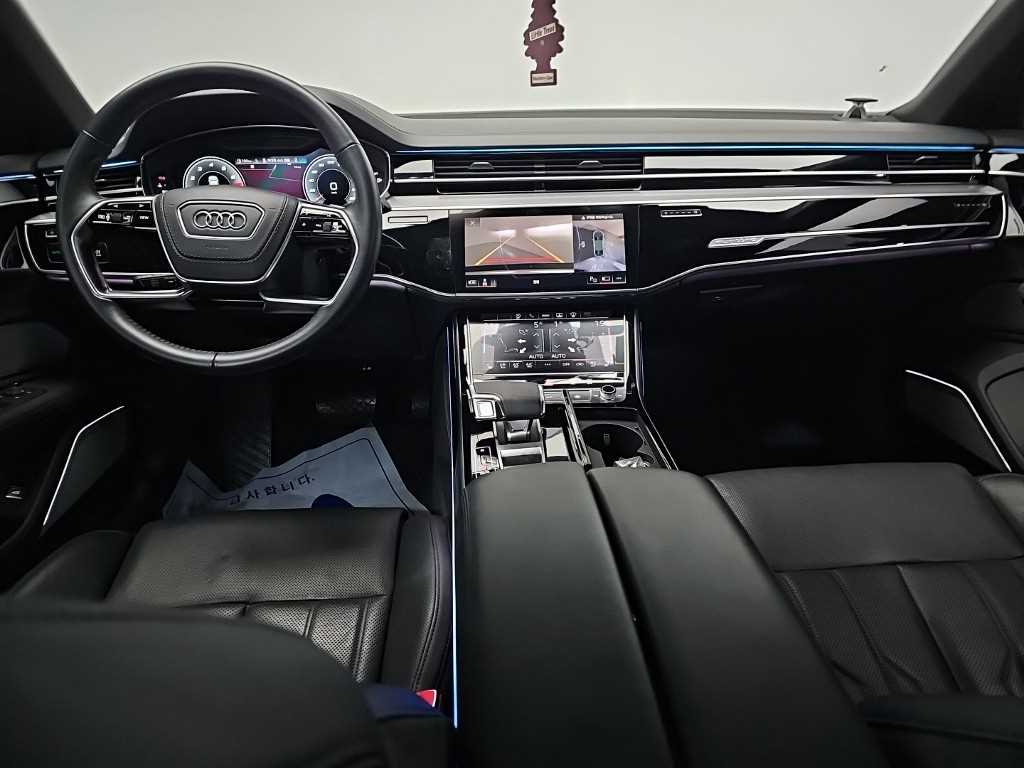 Audi A8 — photo 07