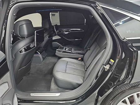 Audi A8 — photo 12
