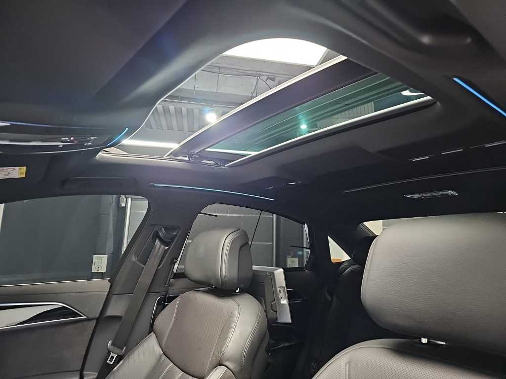Audi A8 — photo 15
