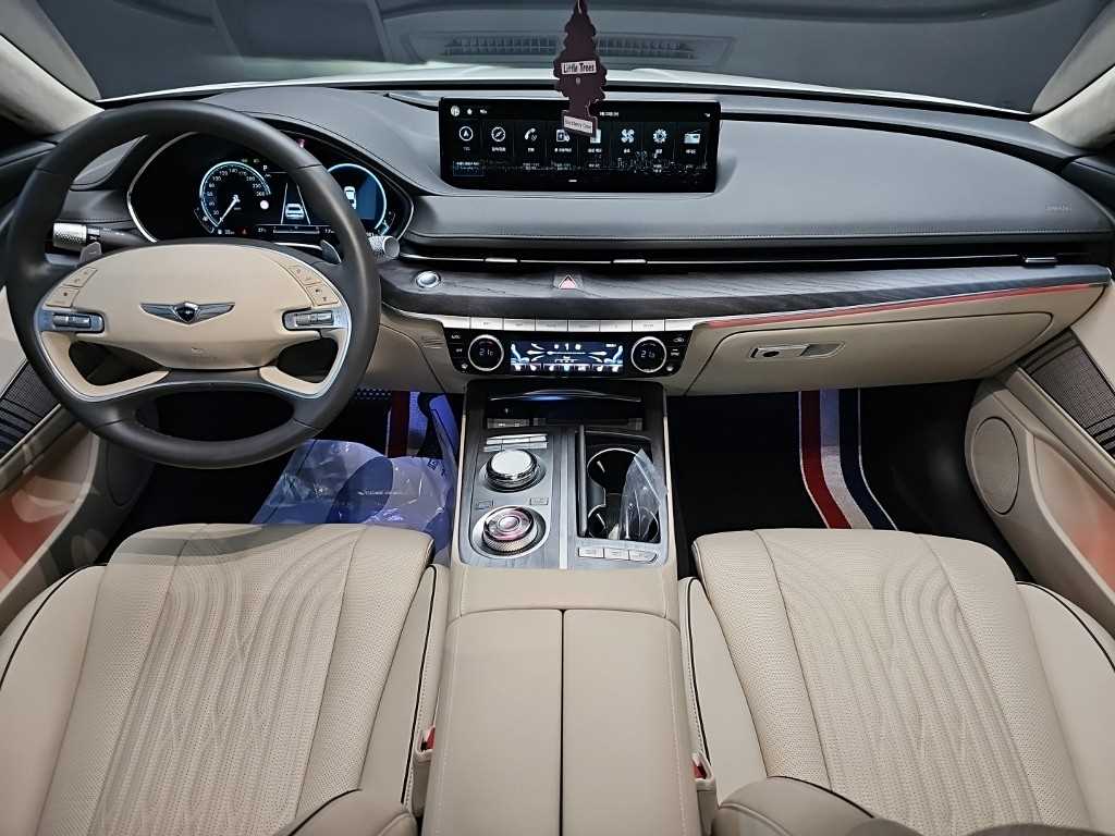 Genesis G80 — photo 01