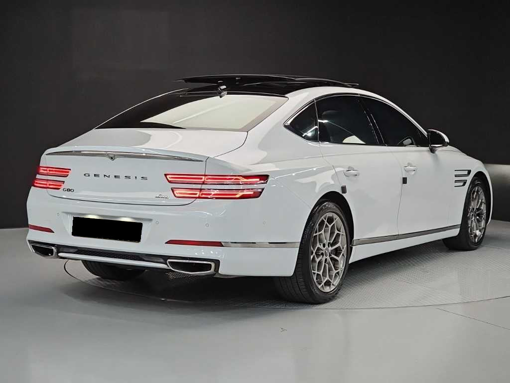 Genesis G80 — photo 05