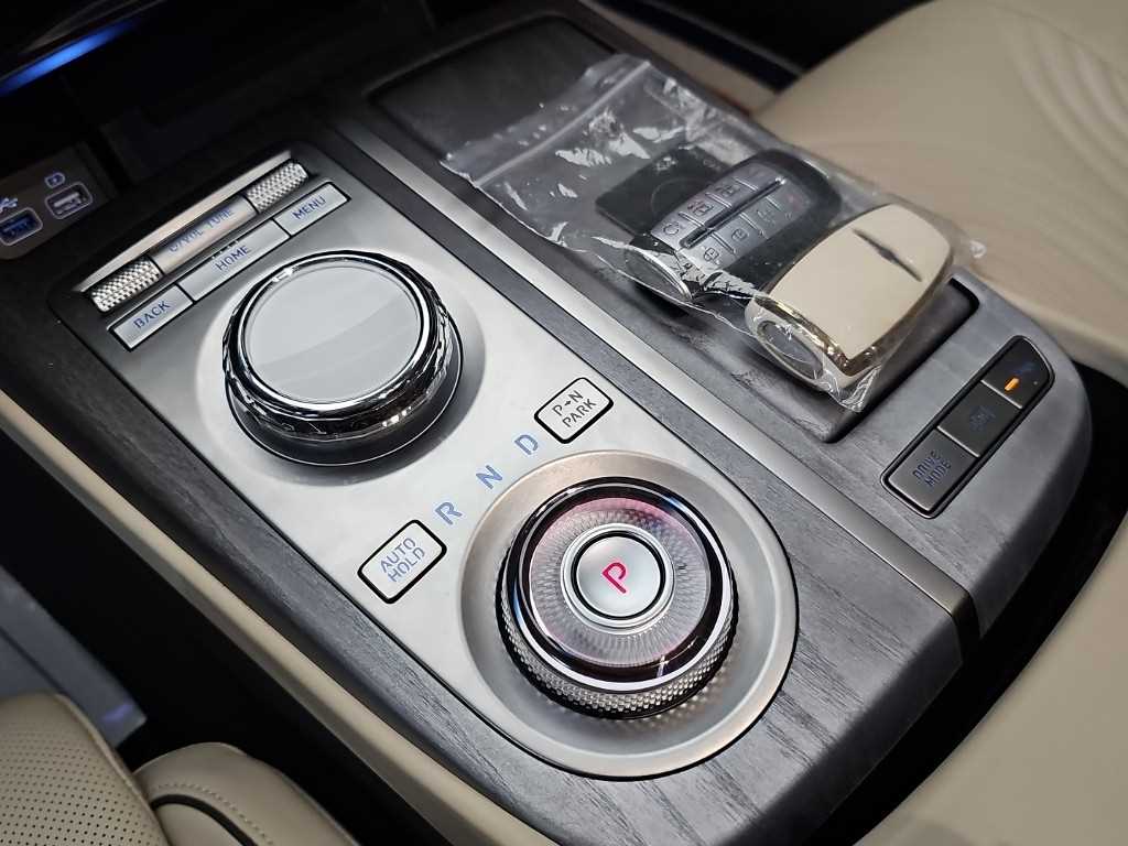 Genesis G80 — photo 08