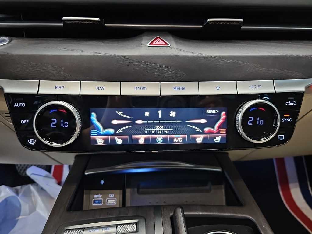 Genesis G80 — photo 10