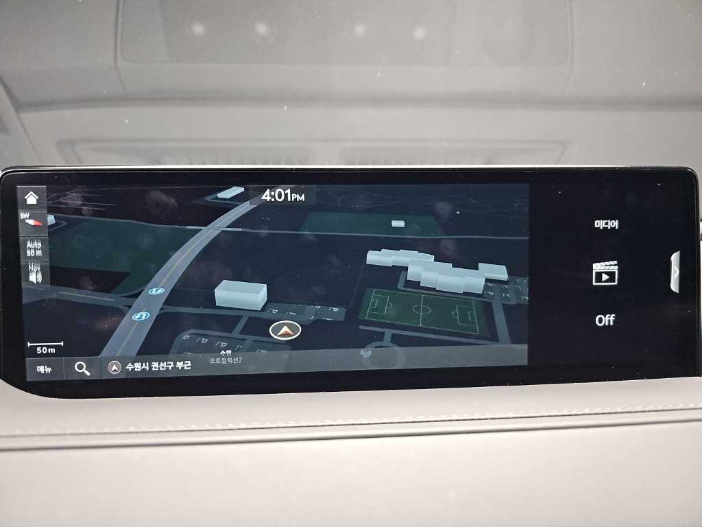 Genesis G80 — photo 16