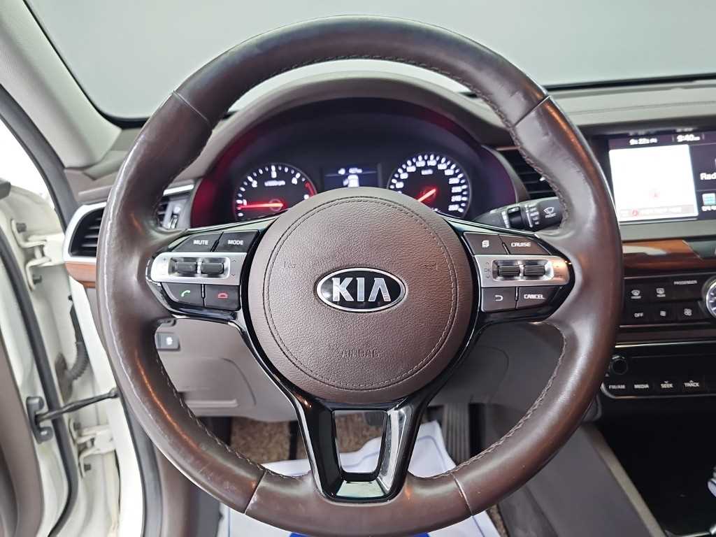 Kia K7 — photo 09