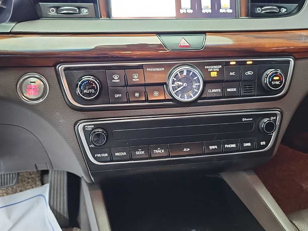 Kia K7 — photo 10