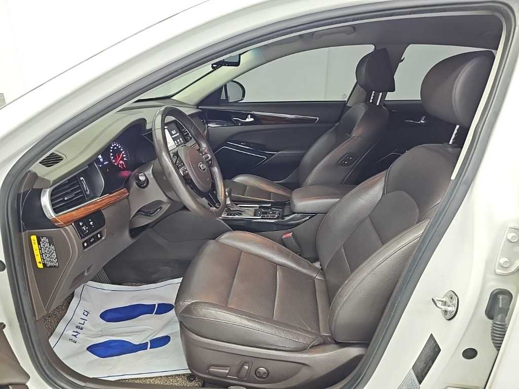 Kia K7 — photo 11
