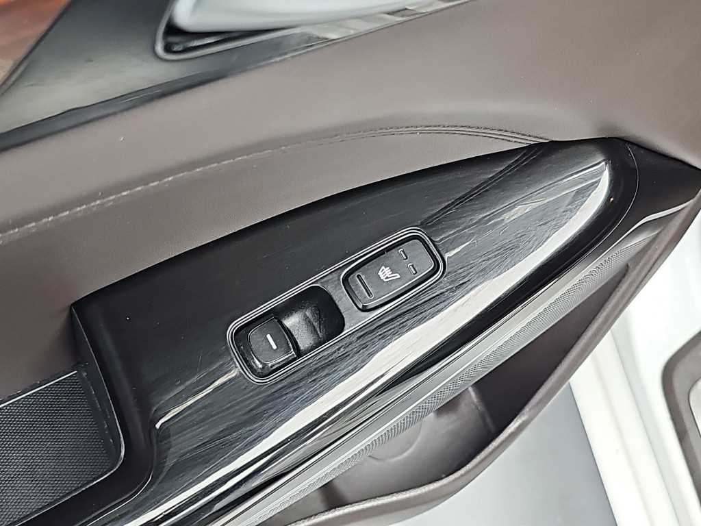 Kia K7 — photo 14