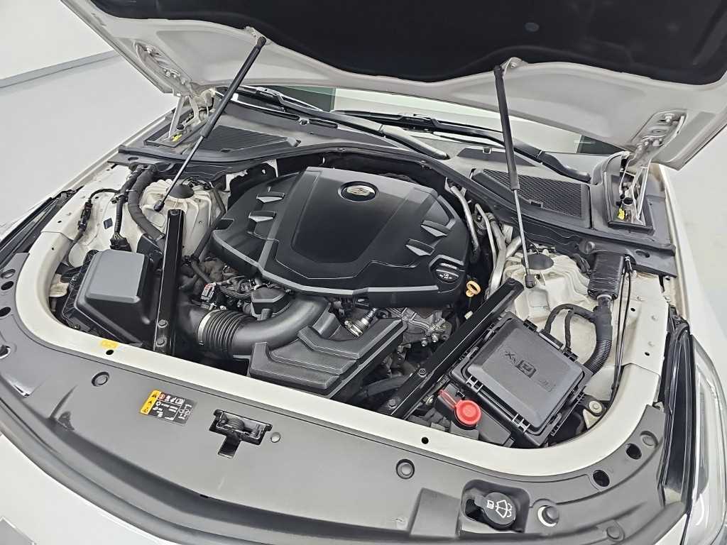 Cadillac CT6 — photo 05