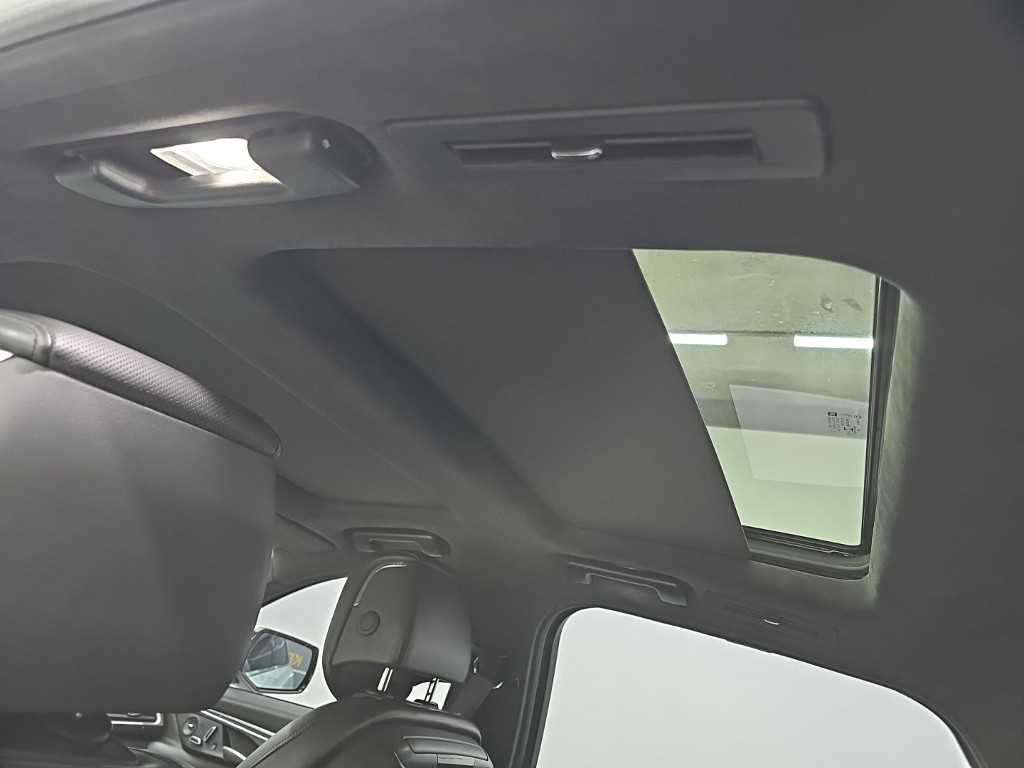 Cadillac CT6 — photo 15