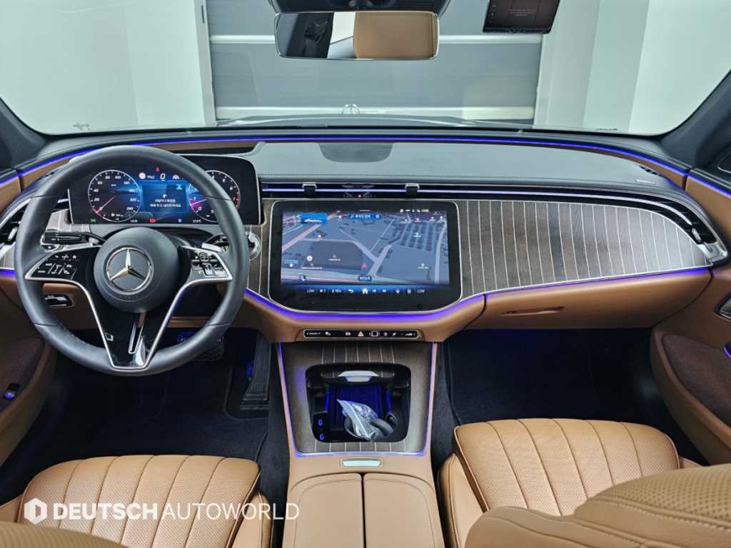 Mercedes-Benz E-Class — photo 07
