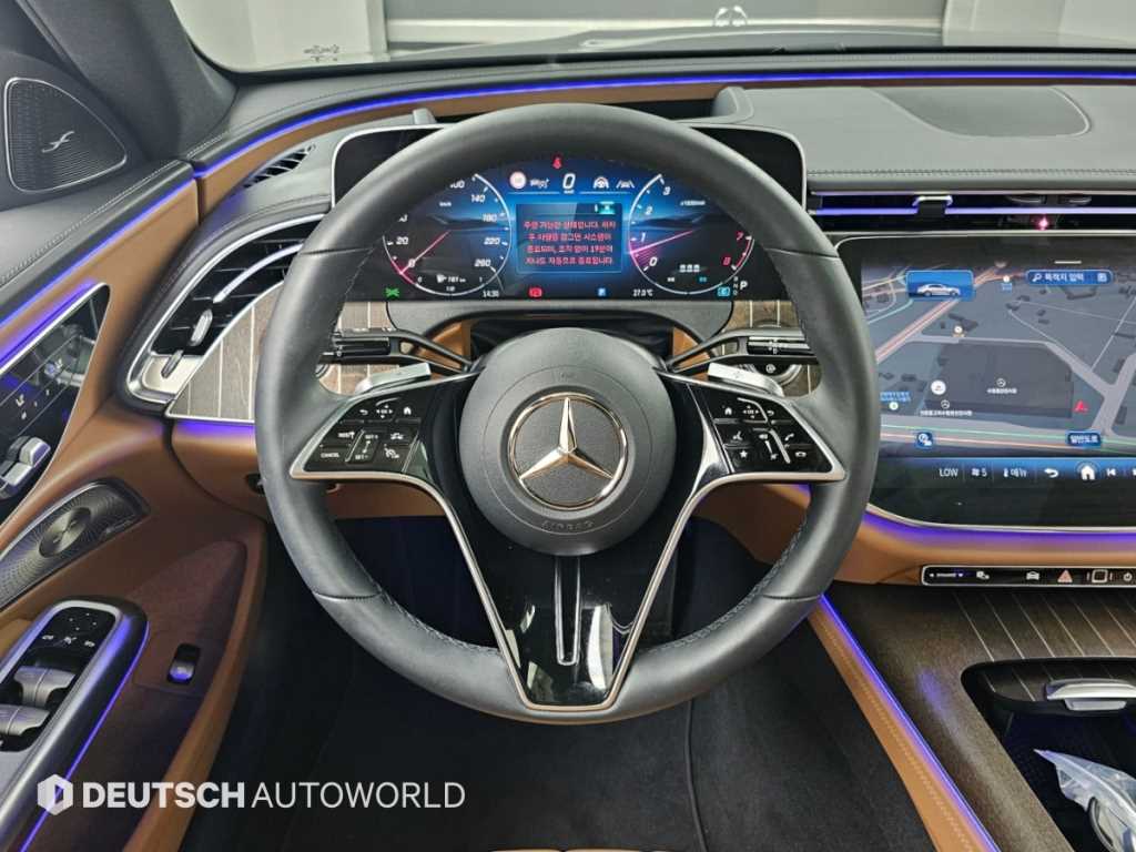 Mercedes-Benz E-Class — photo 13