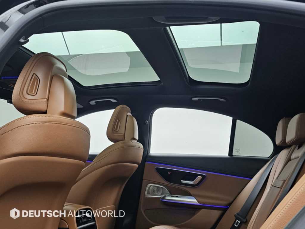 Mercedes-Benz E-Class — photo 18