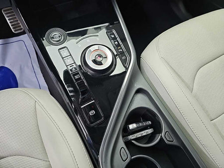 Kia Niro — photo 08