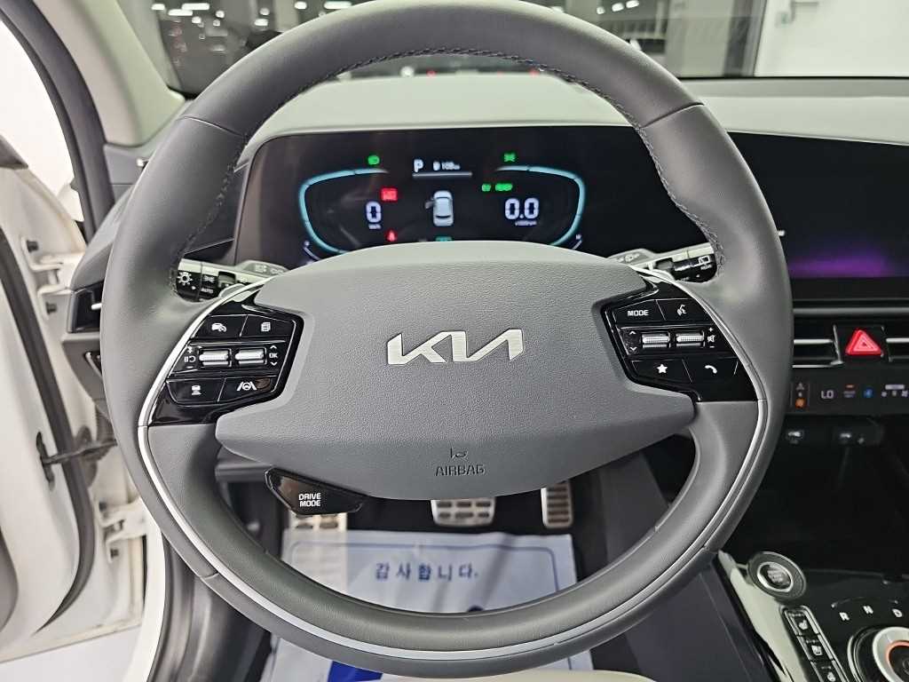 Kia Niro — photo 09