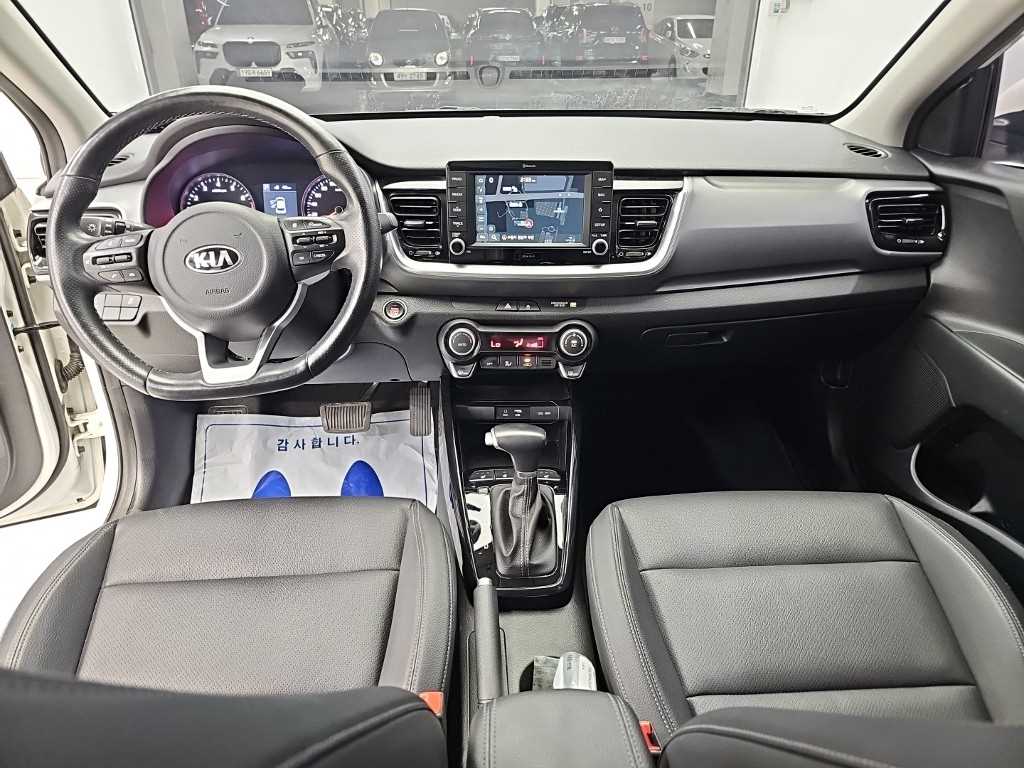 Kia Stonic — photo 07