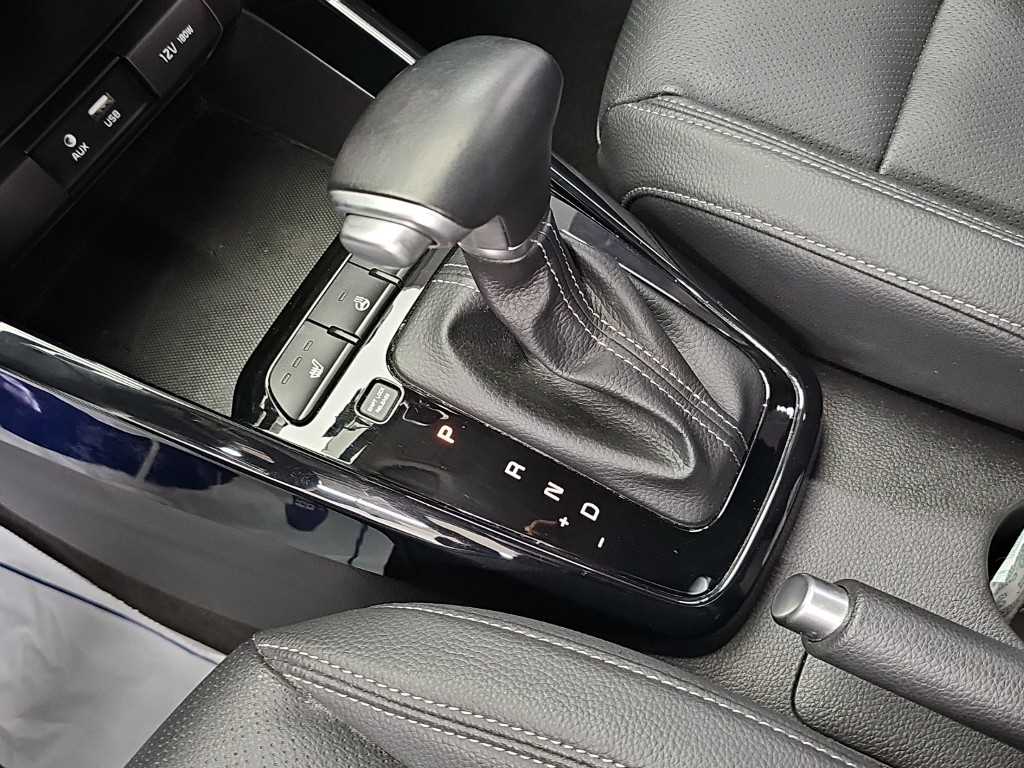 Kia Stonic — photo 08