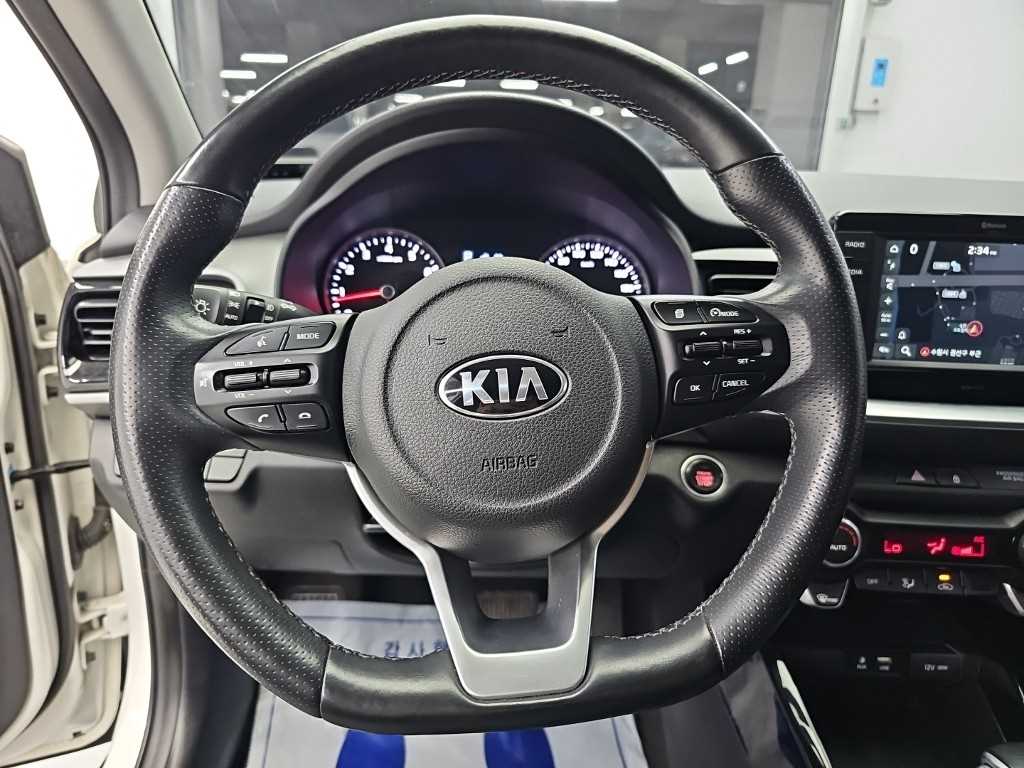 Kia Stonic — photo 09