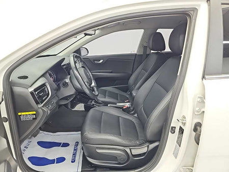 Kia Stonic — photo 11