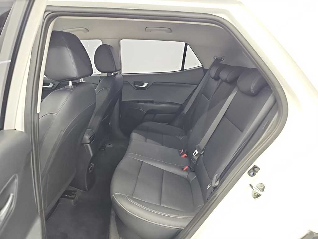Kia Stonic — photo 12
