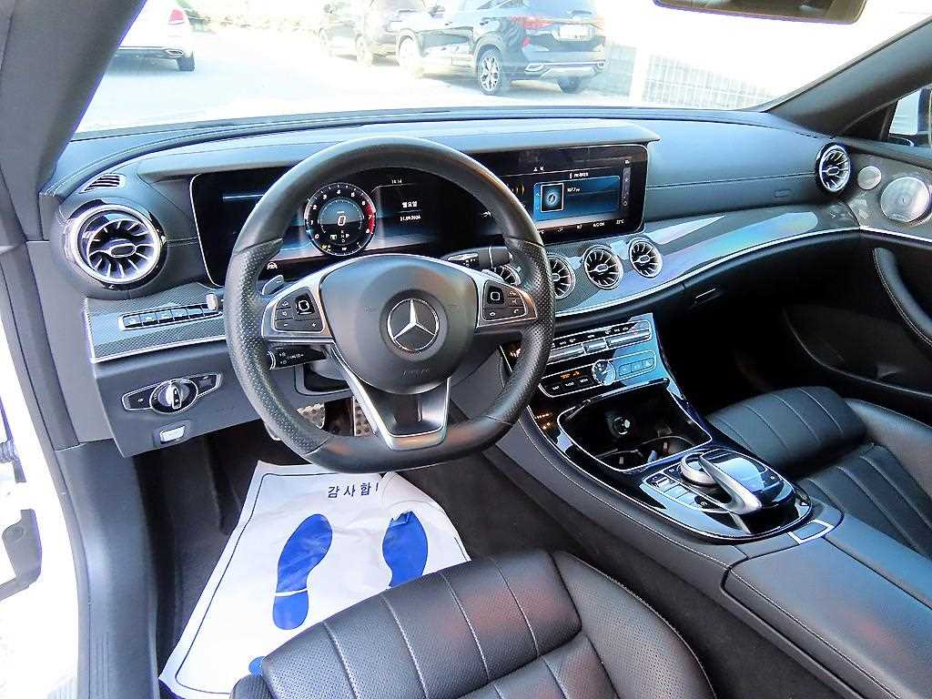 Mercedes-Benz E-Class — photo 07