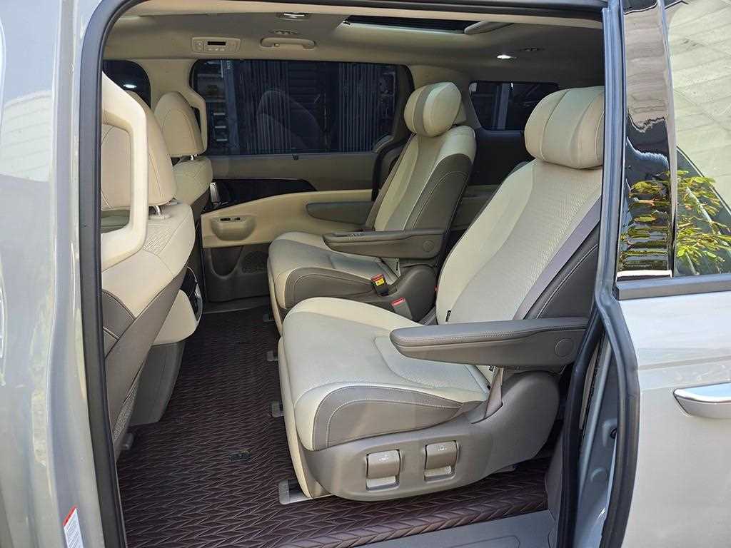 Kia Carnival — photo 06
