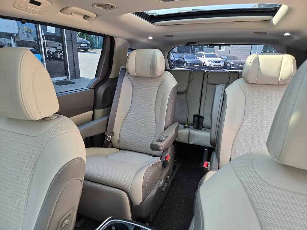 Kia Carnival — photo 07