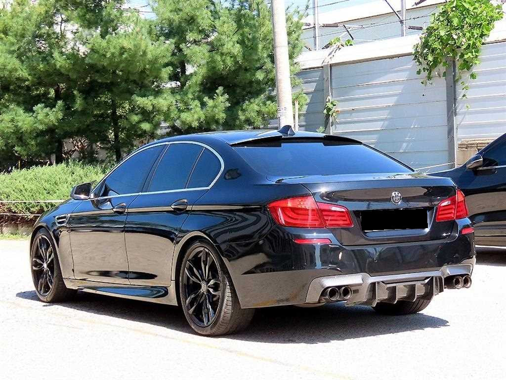 BMW 5-Series — photo 03