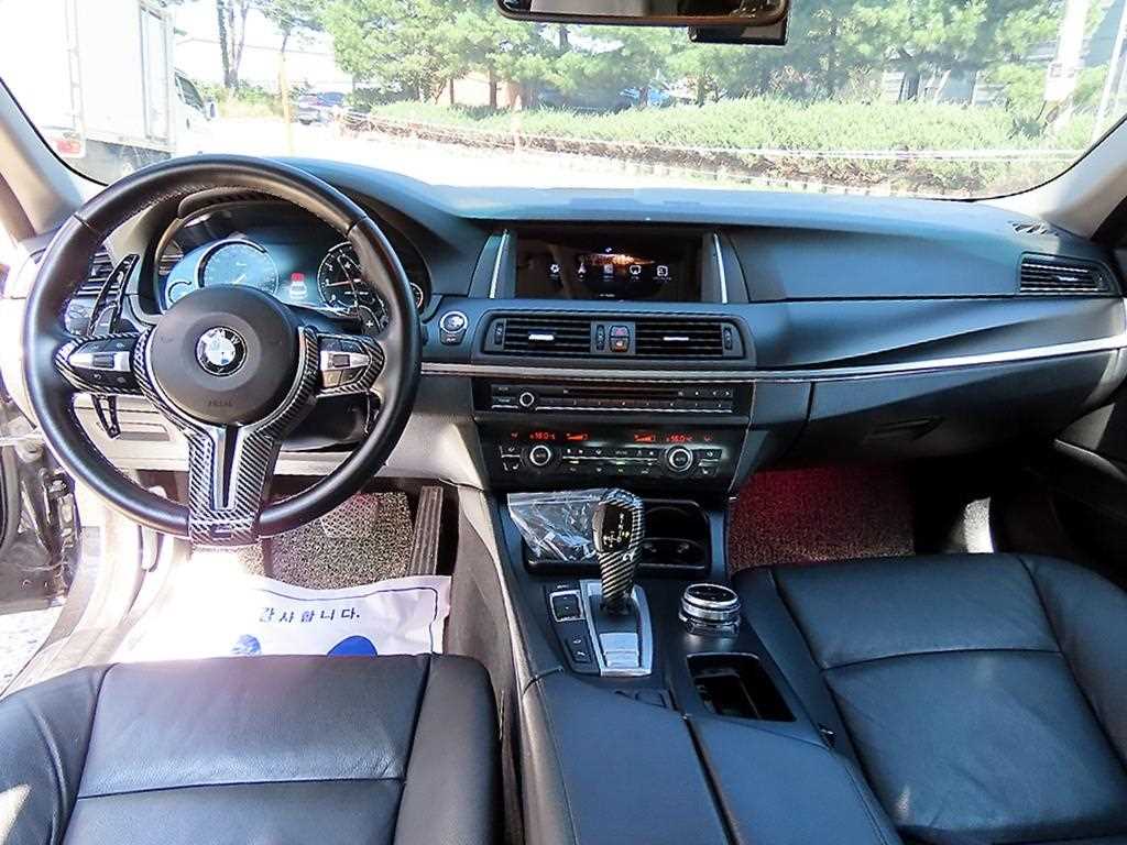 BMW 5-Series — photo 07