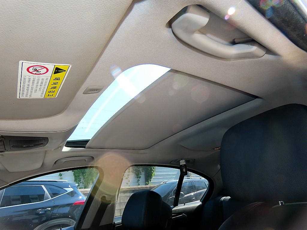 BMW 5-Series — photo 18