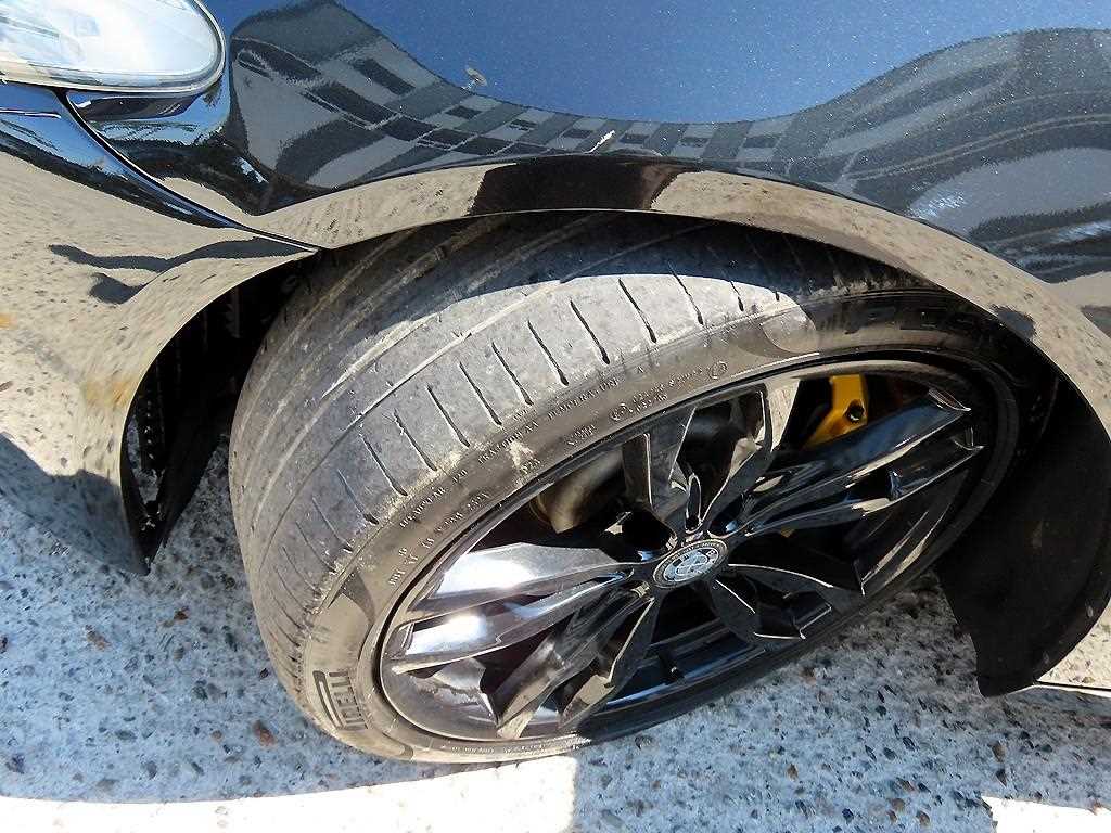BMW 5-Series — photo 20