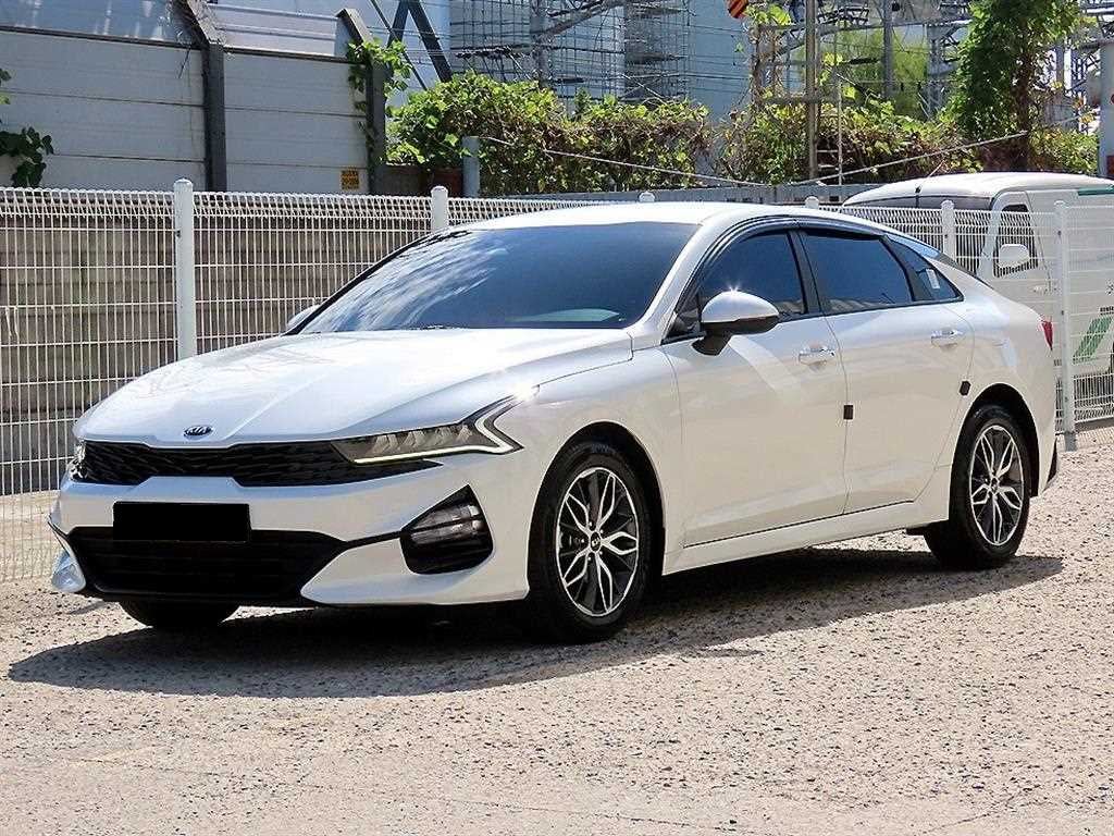 Kia K5 — photo 02