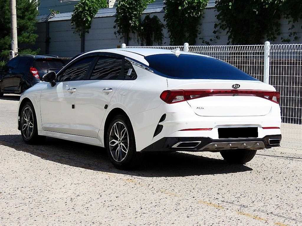 Kia K5 — photo 03